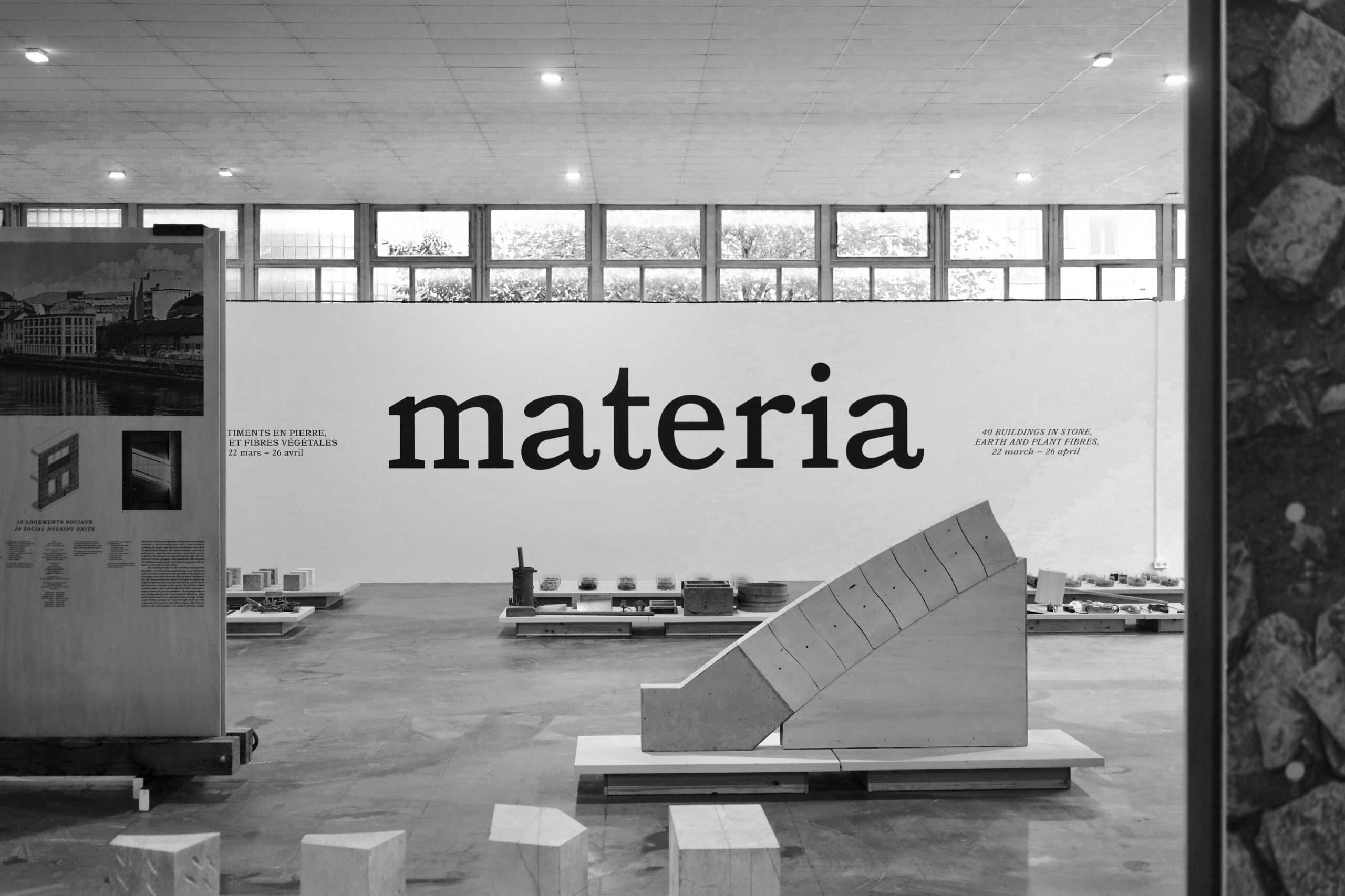 exposition Materia architecture 40 bâtiments en pierre, terre et fibres végétales, LEs Grands Ateliers villefontaine